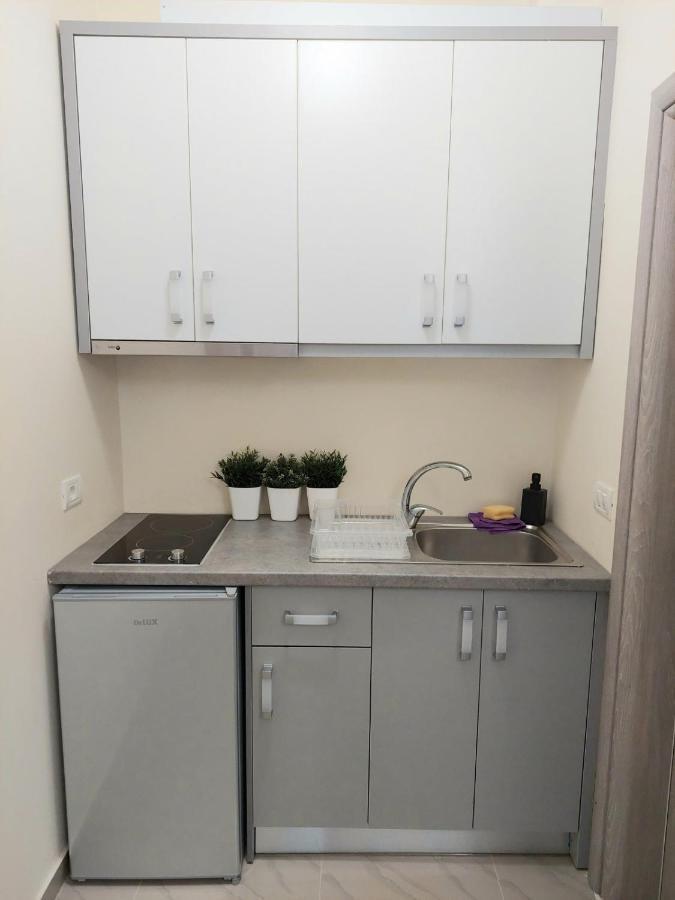 Elizabeth Apartments Himare Bagian luar foto