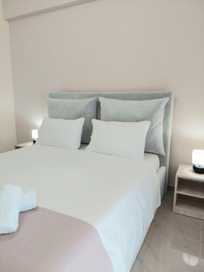 Elizabeth Apartments Himare Bagian luar foto
