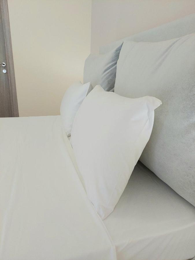 Elizabeth Apartments Himare Bagian luar foto