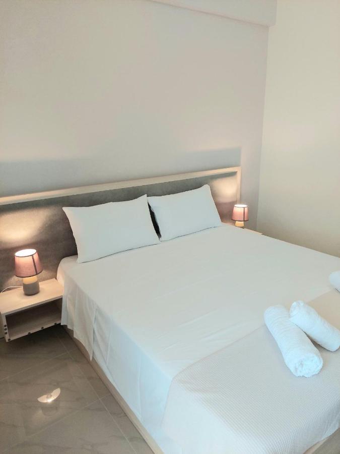 Elizabeth Apartments Himare Bagian luar foto