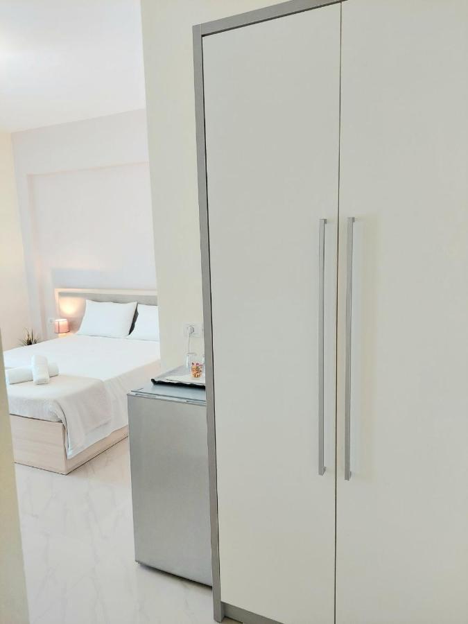 Elizabeth Apartments Himare Bagian luar foto