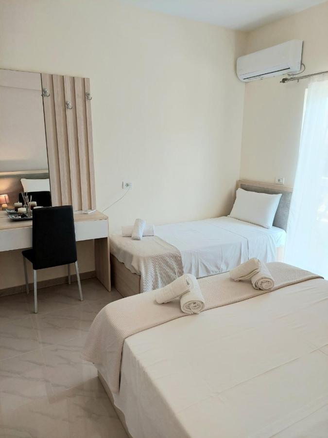 Elizabeth Apartments Himare Bagian luar foto