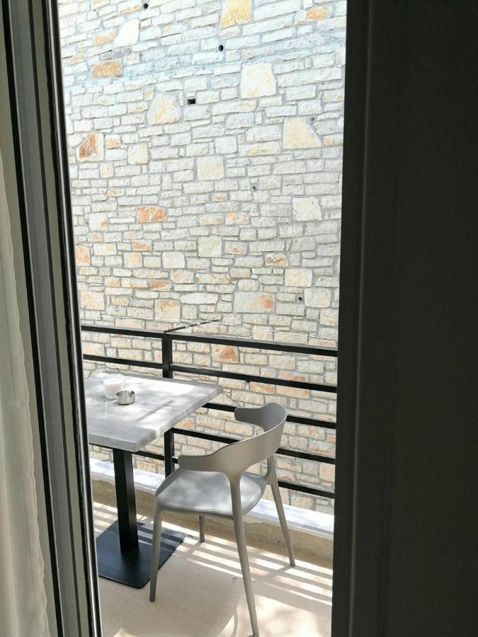 Elizabeth Apartments Himare Bagian luar foto