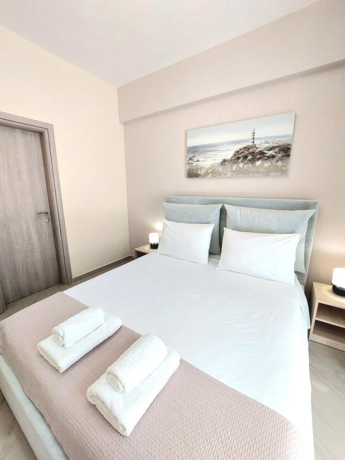 Elizabeth Apartments Himare Bagian luar foto