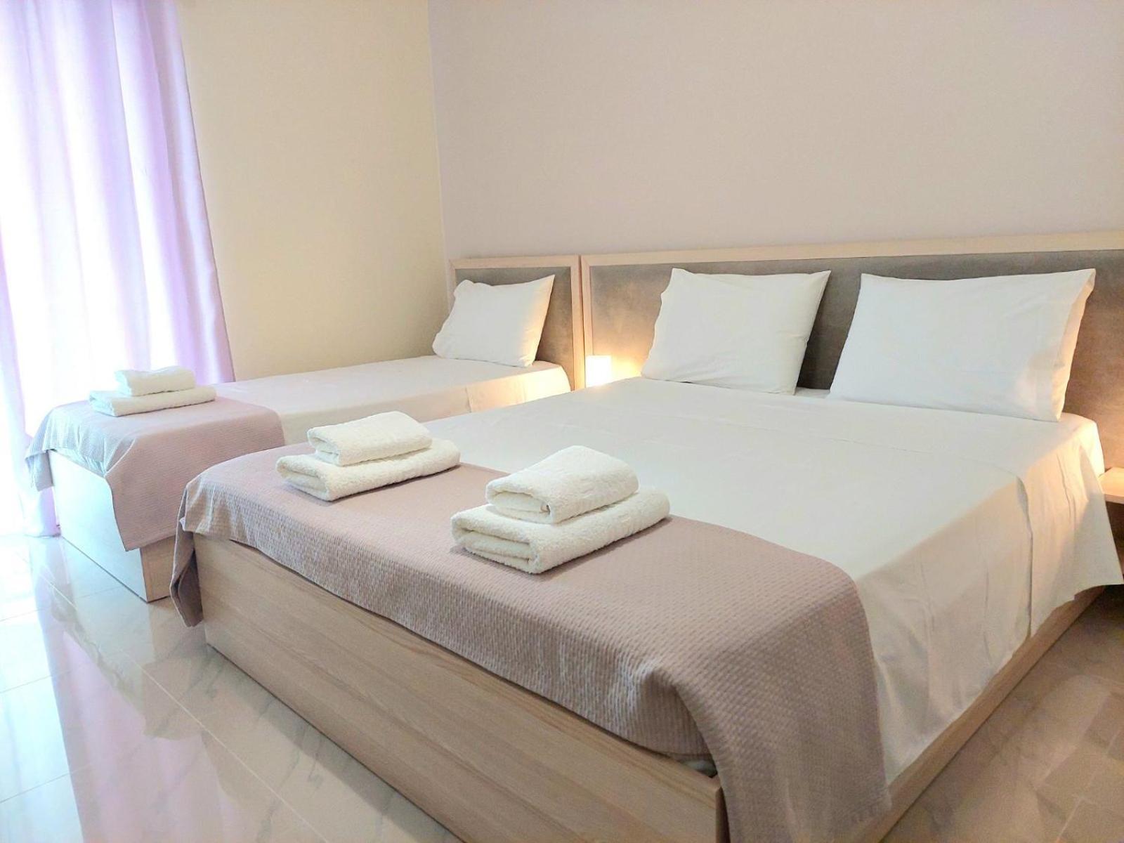 Elizabeth Apartments Himare Bagian luar foto