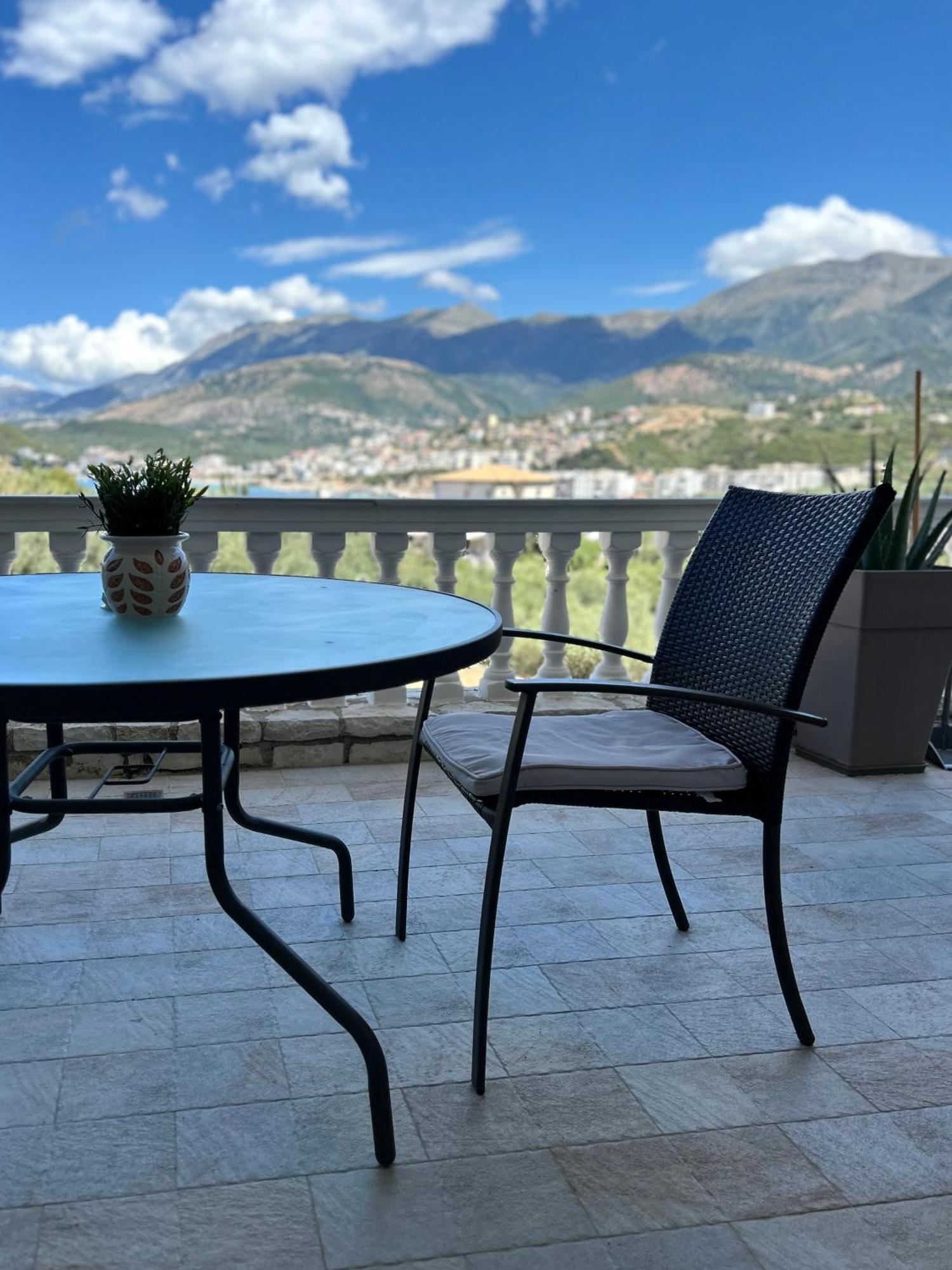 Elizabeth Apartments Himare Bagian luar foto